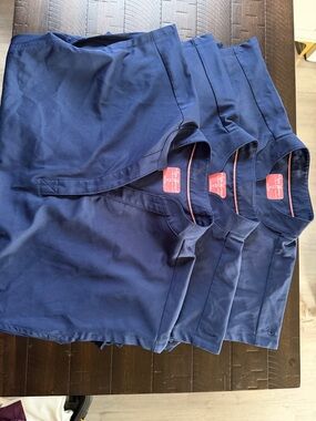 Ava Therese Navy Women's scrub top. Size XS